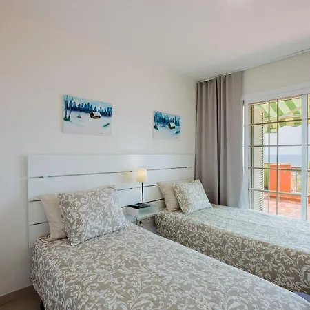 アパート Superior Del Duque Ocean View 2 Bedroom アデヘ