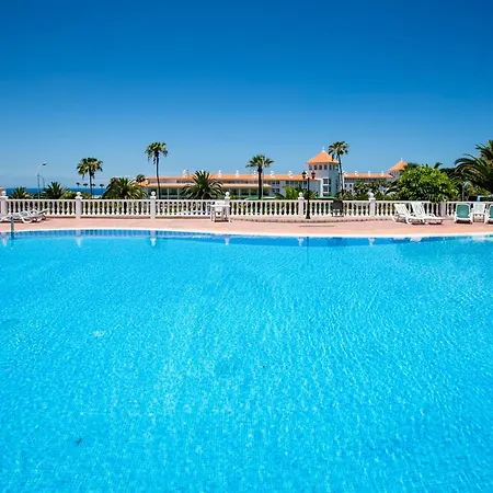 Superior Del Duque Ocean View 2 Bedroom アパート